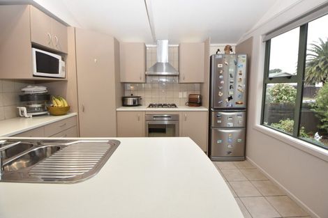 Photo of property in 6 Kupe Drive, Carterton, 5713