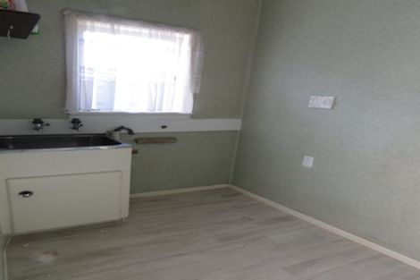 Photo of property in 21 Savoy Road, Glen Eden, Auckland, 0602