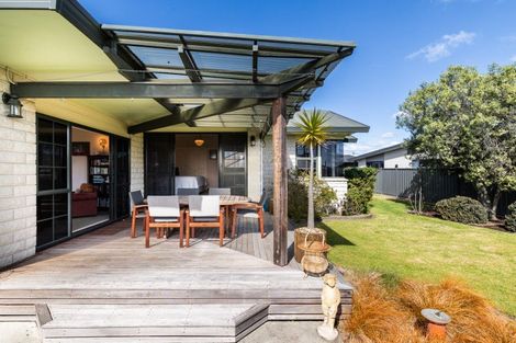 Photo of property in 128 Brookvale Road, Havelock North, 4130