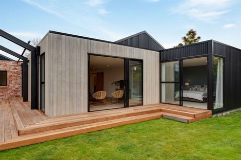 Photo of property in 3 Saint Martins Road, Saint Martins, Christchurch, 8022