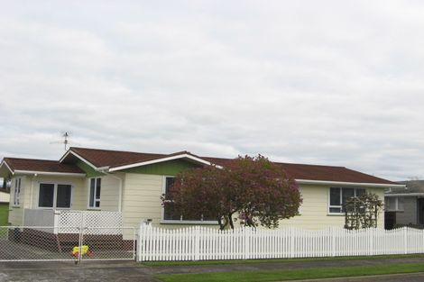 Photo of property in 32 Trelawney Crescent, Westown, New Plymouth, 4310