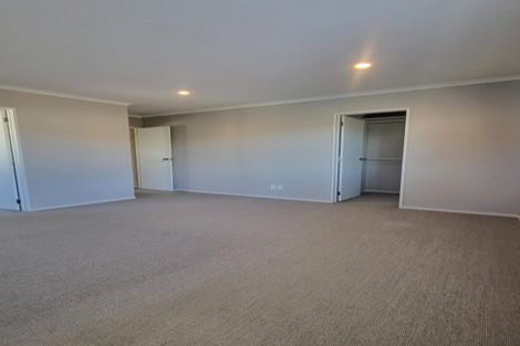 Photo of property in 11 Lorenzo Way, Flat Bush, Auckland, 2016