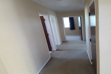 Photo of property in 9 Swallow Drive, Manurewa, Auckland, 2102