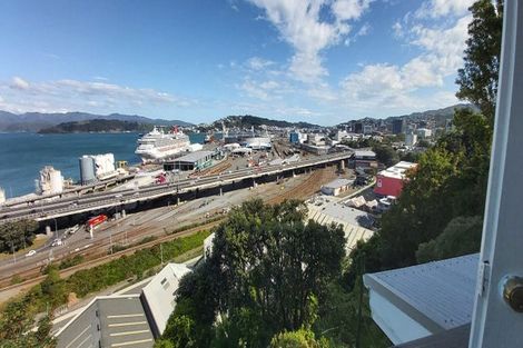 Photo of property in 27 Sar Street, Wadestown, Wellington, 6012