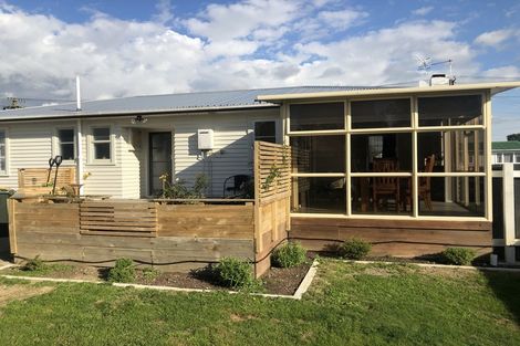 Photo of property in 21 Bledisloe Street, Levin, 5510