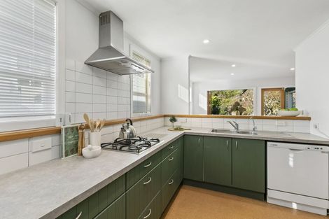 Photo of property in 39 Tuatoru Street, Eastbourne, Lower Hutt, 5013