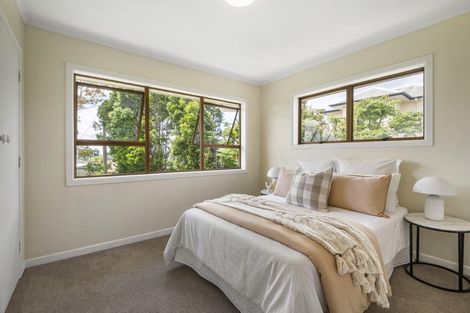 Photo of property in 254a East Coast Road, Forrest Hill, Auckland, 0620