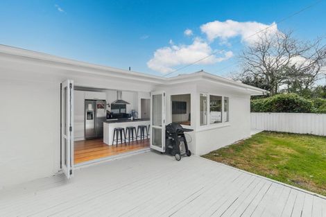 Photo of property in 10 Zealandia Road, Manly, Whangaparaoa, 0930