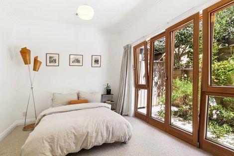 Photo of property in 60 Glen Road, Kelburn, Wellington, 6012