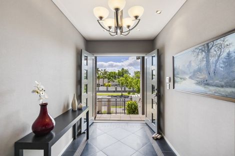 Photo of property in 96 Fisher Parade, Sunnyhills, Auckland, 2010