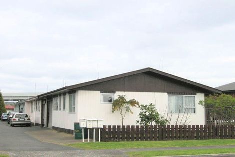 Photo of property in 2/18 Links Avenue, Mount Maunganui, 3116