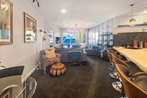 Photo of property in Stadium Garden Flats, 319/107 Thorndon Quay, Pipitea, Wellington, 6011