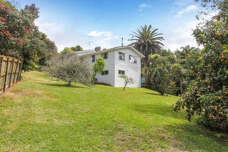 Photo of property in 52 Weatherly Road, Torbay, Auckland, 0630