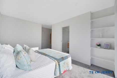 Photo of property in 2/26 Buscomb Avenue, Henderson, Auckland, 0610