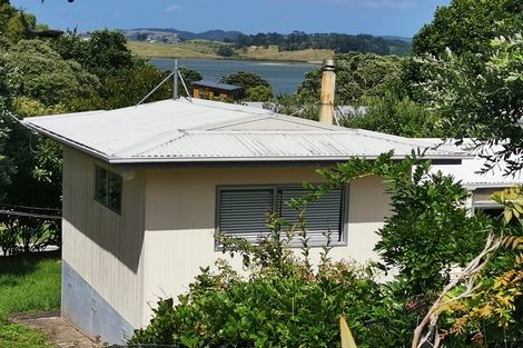 Photo of property in 15 Regent Street, Whakapirau, Maungaturoto, 0583