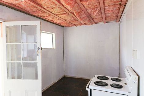 Photo of property in 1 Cadman Street, Dannevirke, 4930