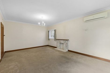 Photo of property in 33 Firth Terrace, Karori, Wellington, 6012