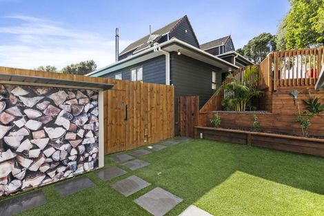 Photo of property in 2/15 Eastwood Rise, Browns Bay, Auckland, 0630