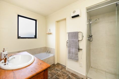 Photo of property in 42a Clifton Terrace, Fitzherbert, Palmerston North, 4410