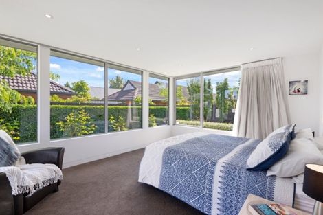 Photo of property in 25 Garreg Road, Fendalton, Christchurch, 8052