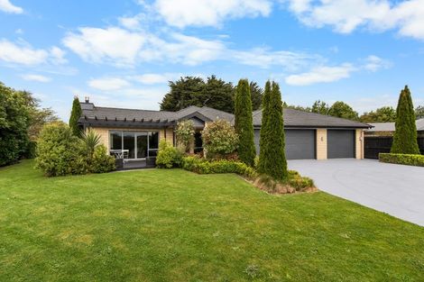 Photo of property in 100 Mcmahon Drive, Aidanfield, Christchurch, 8025