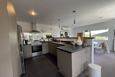 Photo of property in 76 Oranga Street, Westown, New Plymouth, 4310