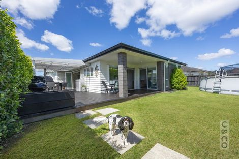 Photo of property in 77a Pohutukawa Parade, Riverhead, 0820