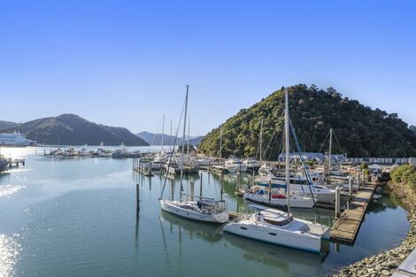 Photo of property in 9/93 Waikawa Road, Picton, 7220