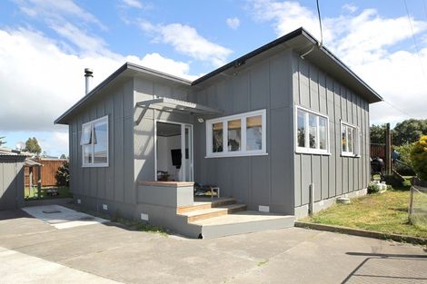 Photo of property in 12 Domain Road, Haumoana, 4102