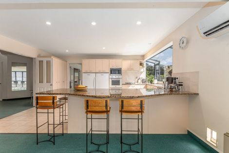 Photo of property in 31 Lanyon Place, Whitby, Porirua, 5024