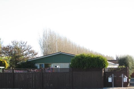 Photo of property in 2/795 Main North Road, Belfast, Christchurch, 8051