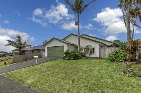 Photo of property in 6 Reybert Place, Massey, Auckland, 0614