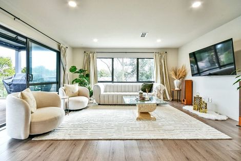 Photo of property in 7 Palmetto Place, Goodwood Heights, Auckland, 2105