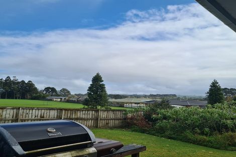 Photo of property in 21 Pono Place, Waiuku, 2123