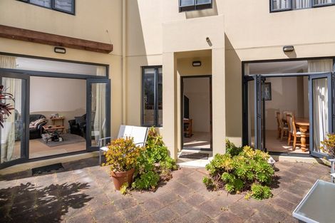 Photo of property in 36 Vinograd Drive, Te Atatu Peninsula, Auckland, 0610