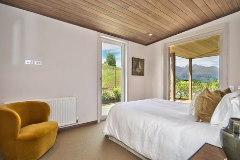 Photo of property in 5 Flynn Lane, Arrowtown, 9302