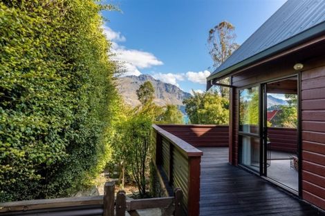 Photo of property in 36 Arawata Terrace, Sunshine Bay, Queenstown, 9300
