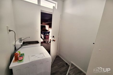 Photo of property in 2/10 Kemp Road, Massey, Auckland, 0614