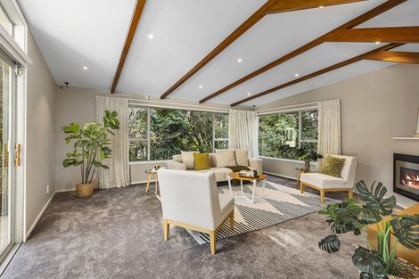 Photo of property in 100 Larsen Crescent, Tawa, Wellington, 5028