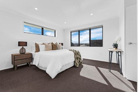 Photo of property in 16 Lippiatt Crescent, Pokeno, 2402