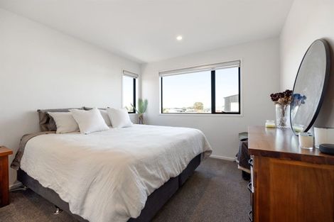 Photo of property in 15 Jacks Landing Drive, Hamilton Lake, Hamilton, 3204