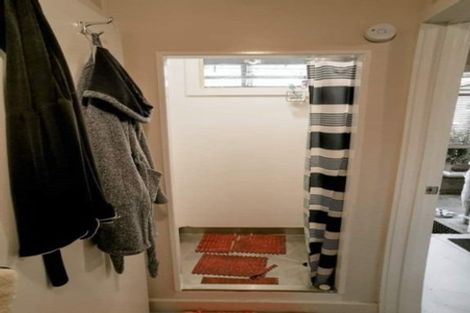 Photo of property in 9 Toru Street, Te Atatu Peninsula, Auckland, 0610