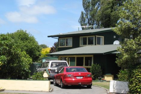 Photo of property in 11 Mirfield Place, Russley, Christchurch, 8042