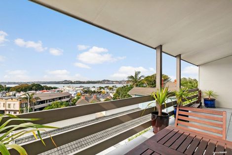 Photo of property in 7/66 Victoria Road, Devonport, Auckland, 0624