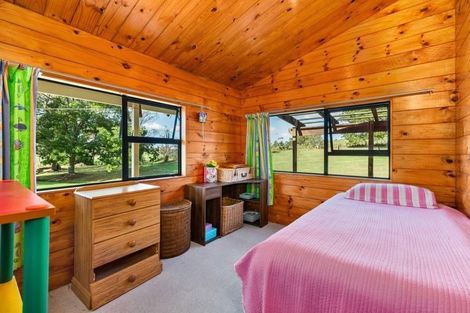 Photo of property in 372 Pine Valley Road, Dairy Flat, Silverdale, 0992