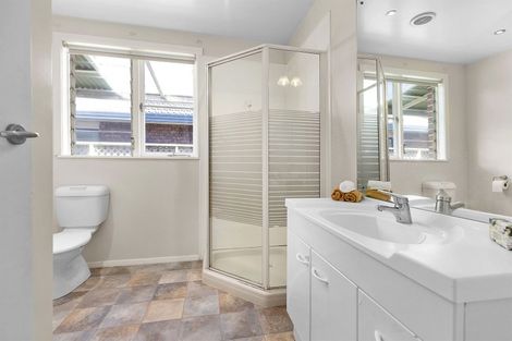 Photo of property in 11 Beauchamp Street, Tawa, Wellington, 5028