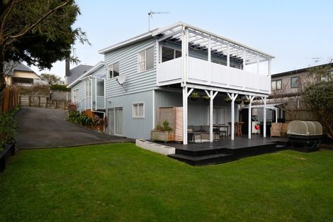 Photo of property in 7 Hawtrey Terrace, Johnsonville, Wellington, 6037
