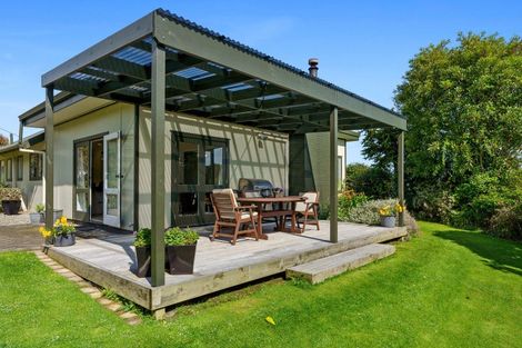 Photo of property in 43 Te Horo Hautere Cross Road, Te Horo, Otaki, 5582