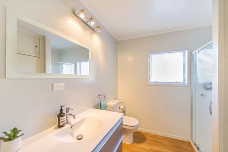 Photo of property in 56 Pacific Parade, Army Bay, Whangaparaoa, 0930