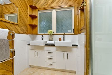 Photo of property in 171a Mokoia Road, Birkenhead, Auckland, 0626